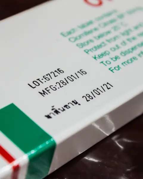 Marcaje industrial en caja de cartón medicamentos