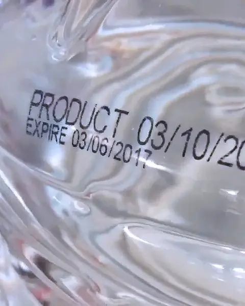 Codificación caducidad en botellas de plástico