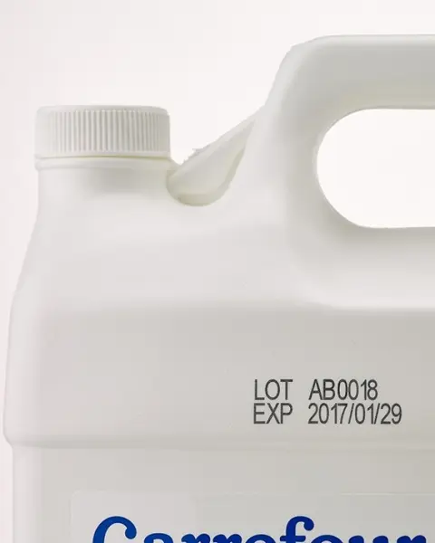 Marcaje y codificación en botellas de plásticos detergentes con impresoras portátiles y fijas Anser