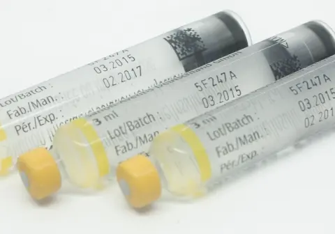 Marcaje industrial Anser en ampollas farmacéuticas
