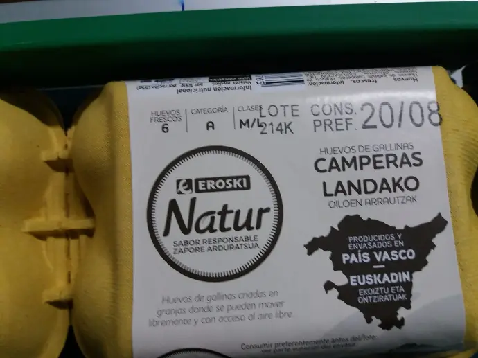 Marcaje de cartón de huevos con lote y fecha, impreso con impresora de marcaje y codificación Anser X1 con tinta base agua